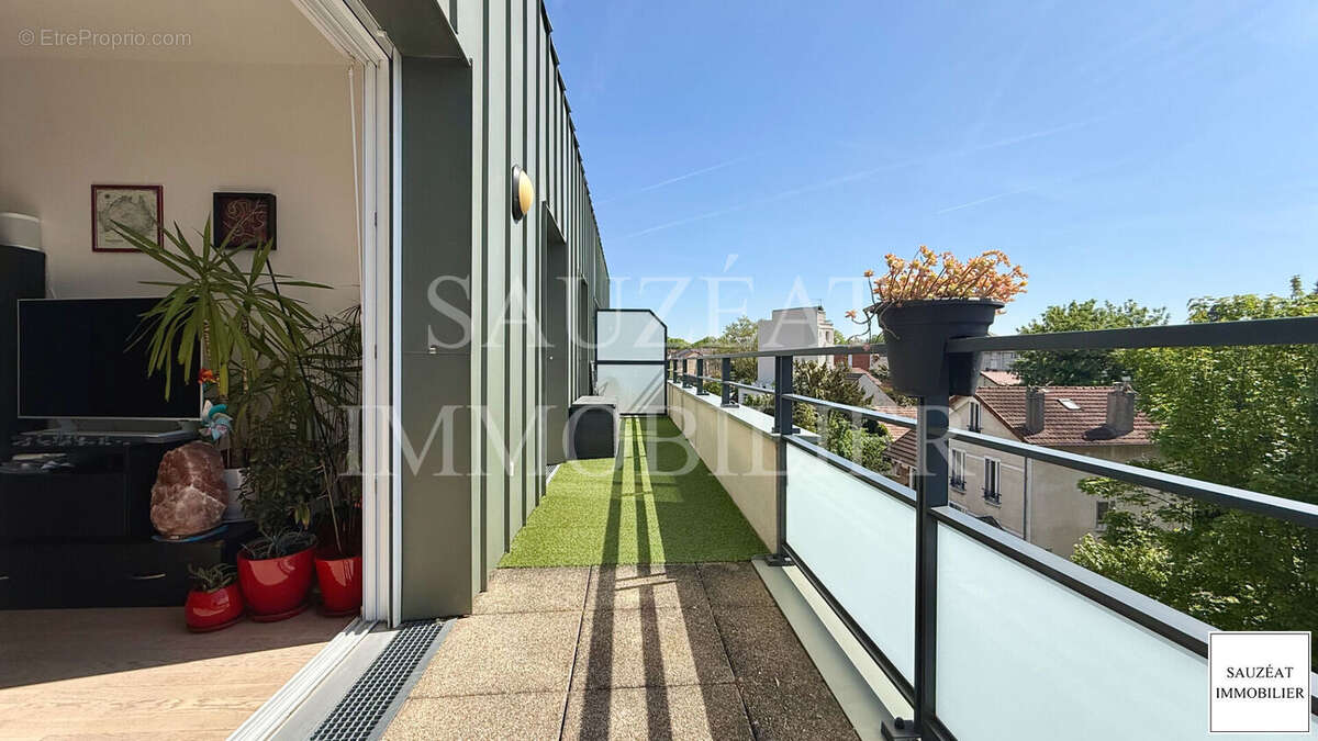 Bagneux - Appartement 3 pièces avec terrasse de 14m² - Plein coeur de la place Dampierre - photo 2