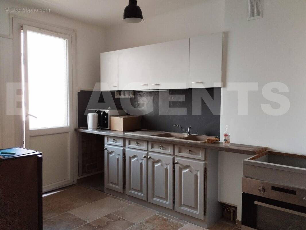 Cuisine  - Appartement à LIVRY-GARGAN