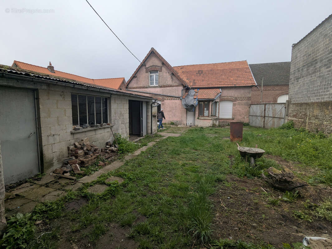 Maison à METZ-EN-COUTURE