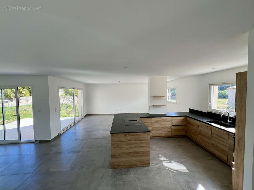 Maison à LES GRANGES-GONTARDES