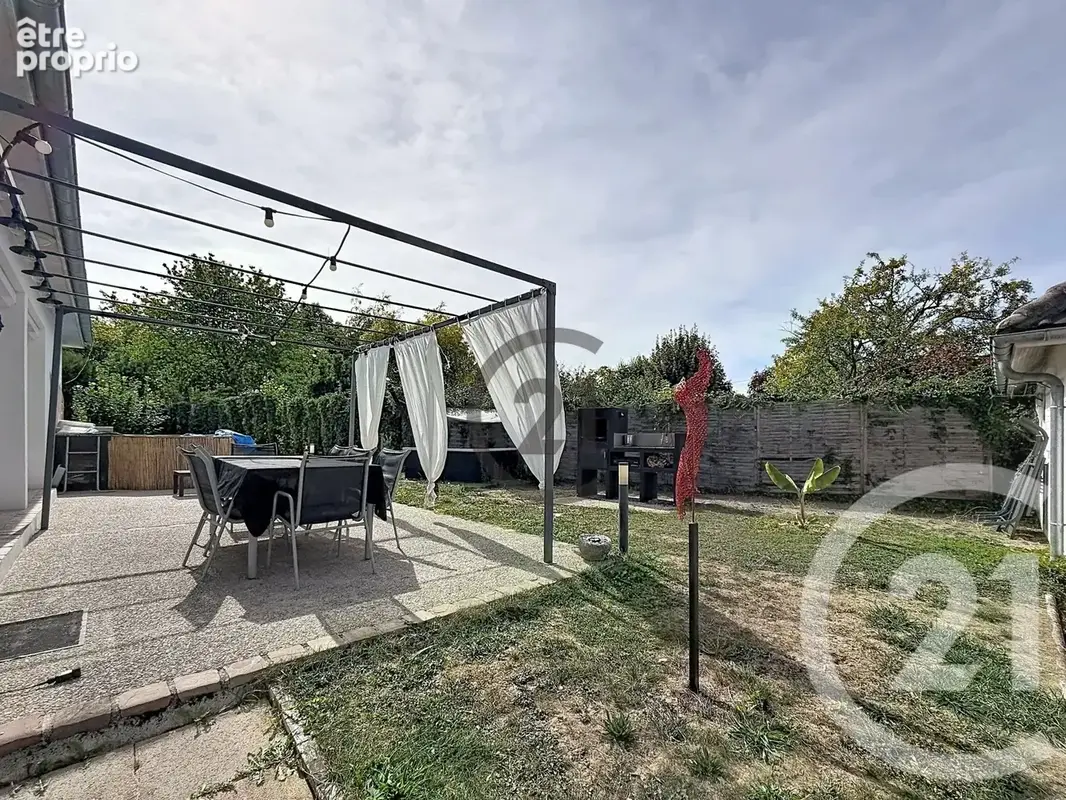 Photo Maison à Saint-Andre-Les-Vergers au prix de 252 000€