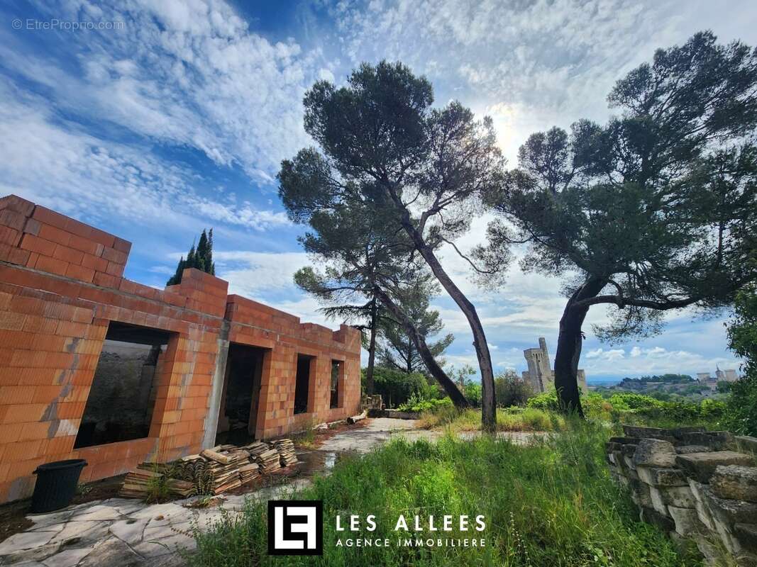 Maison à VILLENEUVE-LES-AVIGNON