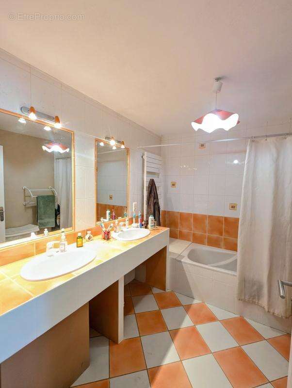 Maison à SAINTE-CATHERINE