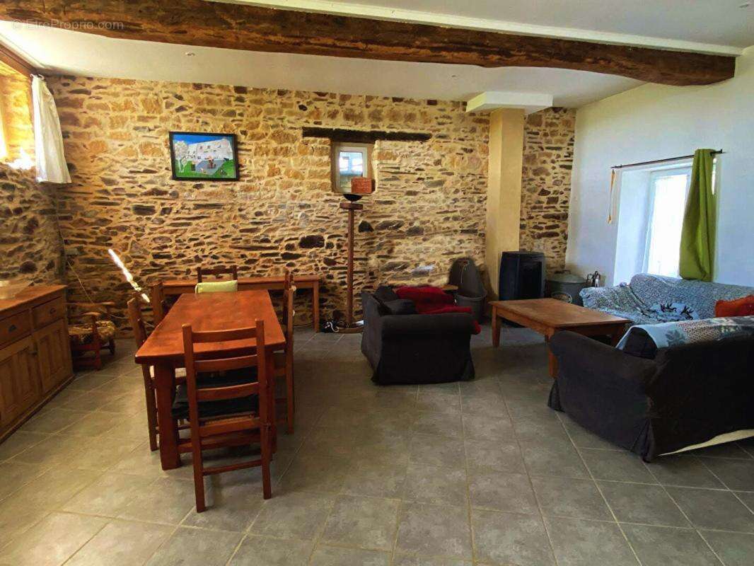 Maison en pierre avec piscine à Excideuil 5 pièce(s) 180 m2 - photo 6