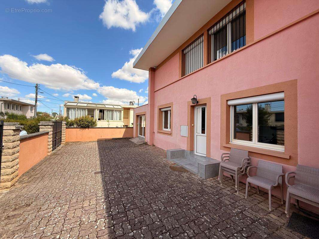 Maison familiale 7 chambres – Dépendance de 33 m² – Jardin clos - photo 29