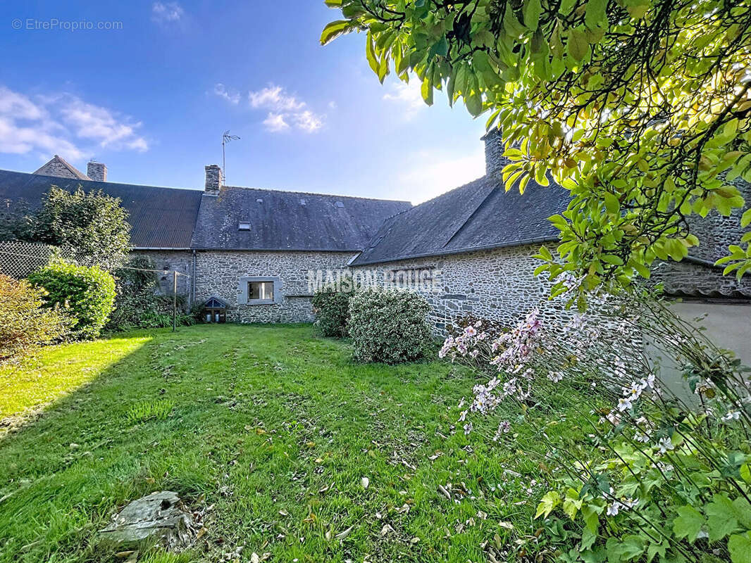 Maison à BAGUER-MORVAN