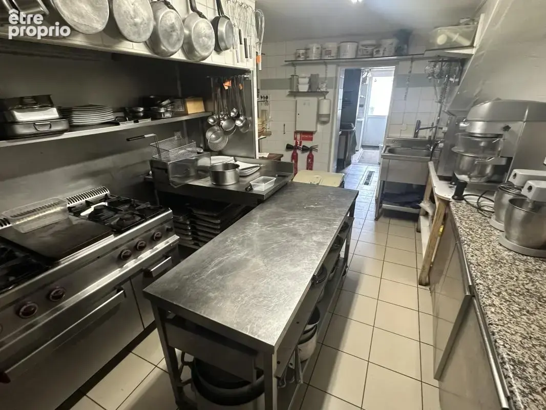 Murs de restaurant et 3 appartements T3 - photo 18