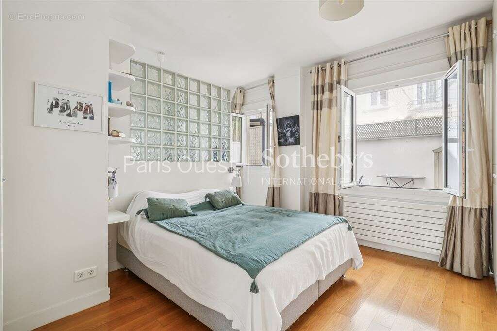 Appartement à NEUILLY-SUR-SEINE
