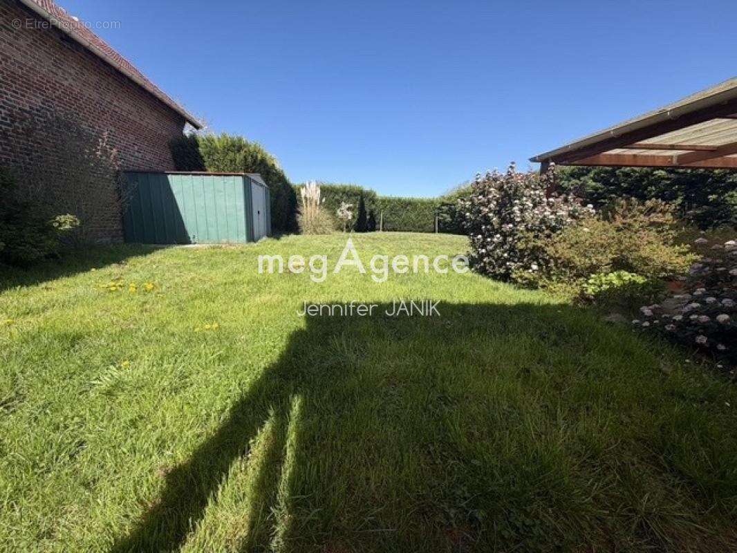 Maison à MAIGNELAY-MONTIGNY