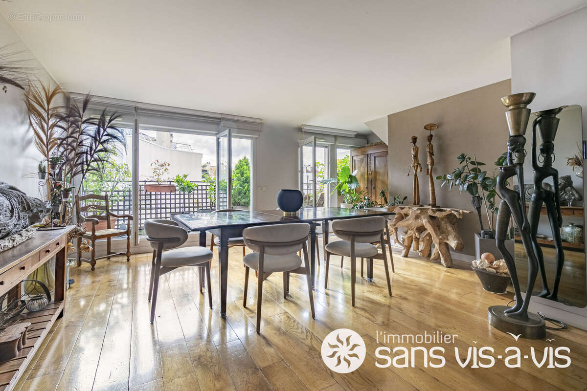 Appartement à COURBEVOIE