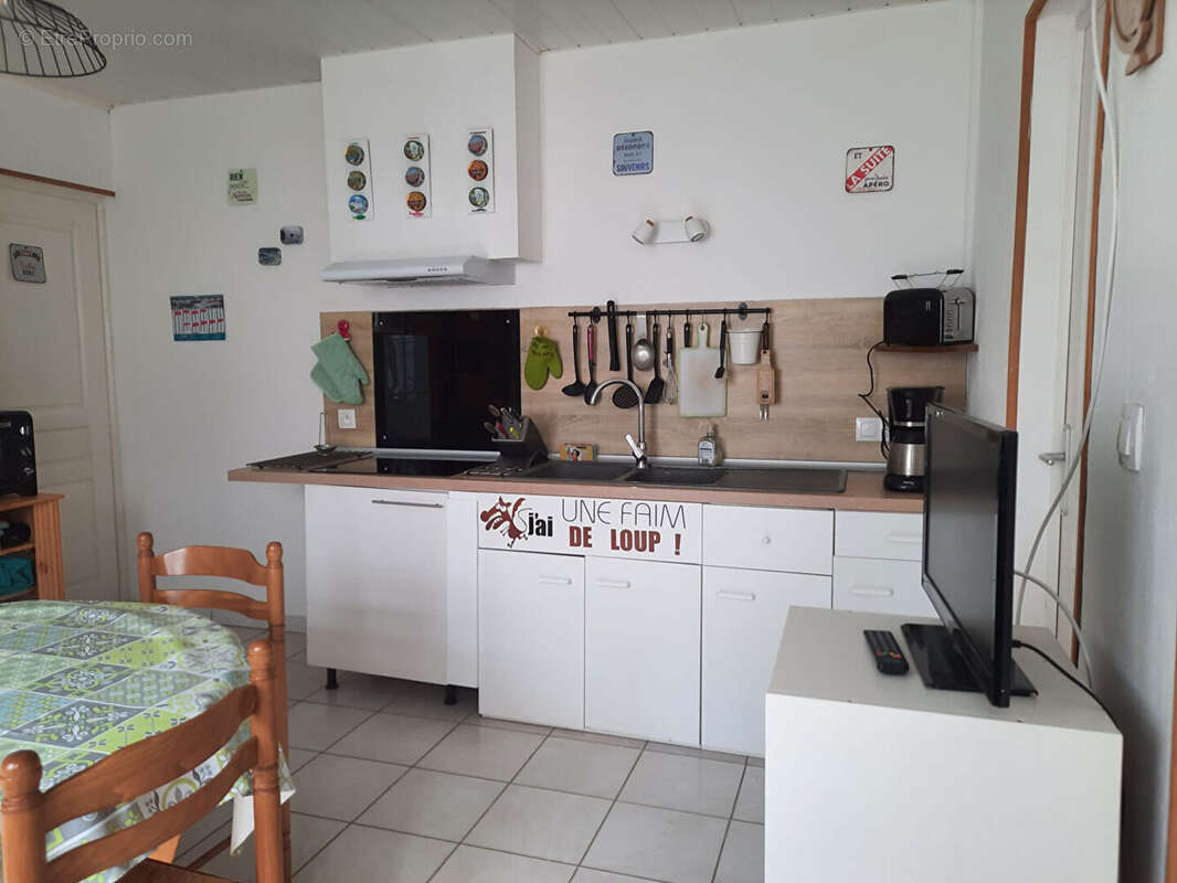 Face à la mer et à 1 km de la Citadelle - Charmante maison de plain-pied avec 2 chambres et jardin - photo 8