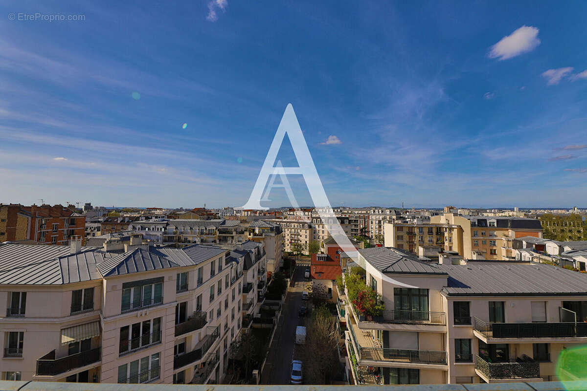 Appartement à COURBEVOIE