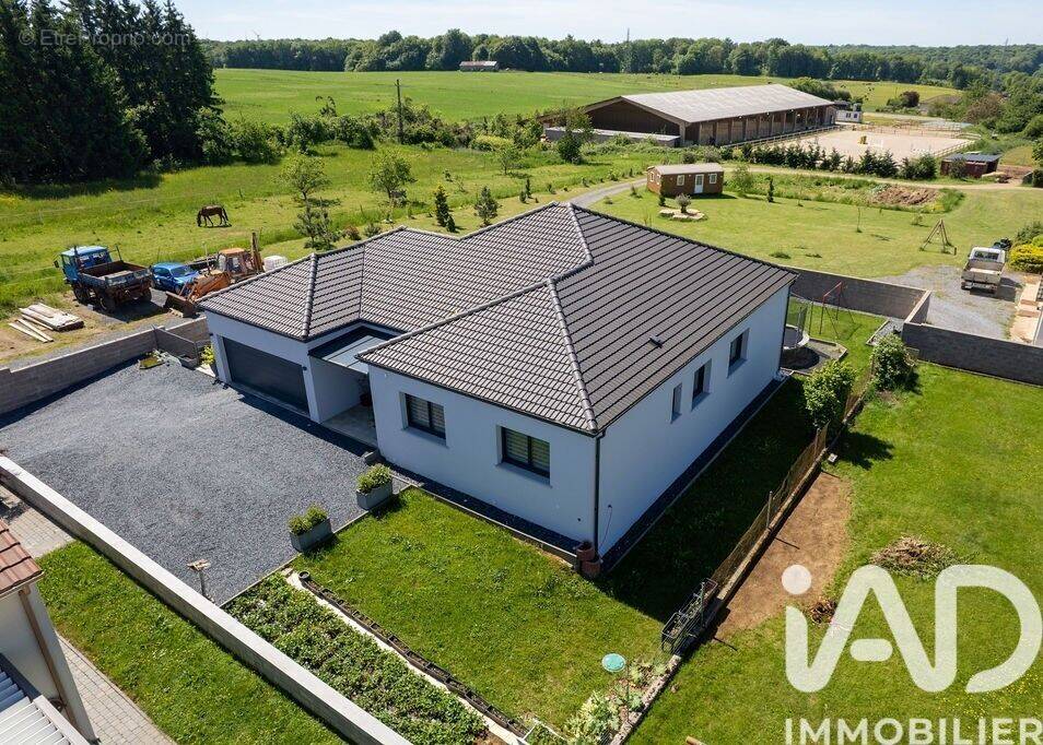 Photo 1 - Maison à HUSSIGNY-GODBRANGE