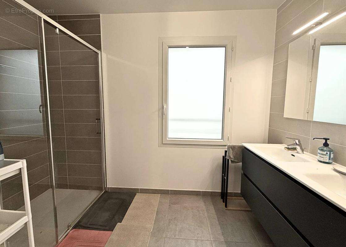 Appartement à SAINT-JULIEN-EN-GENEVOIS