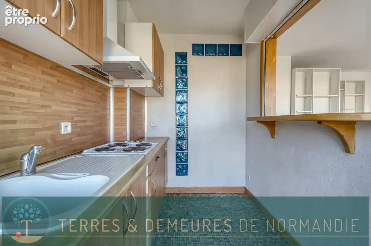 À vendre à Dieppe Appartement au 3ème Étage avec Balcon, Ascenseur et Cave - photo 4