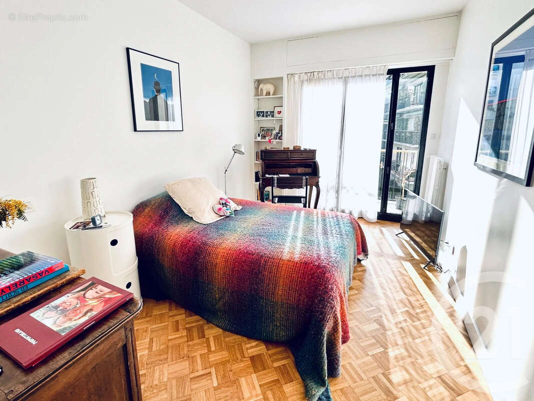 Appartement à NEUILLY-SUR-SEINE