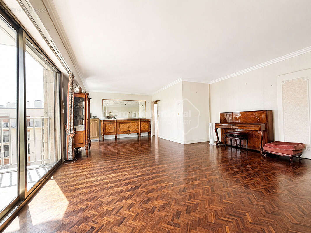 Appartement Versailles 5 pièce(s) 115.74 m2 + 2 Balcons - photo 3