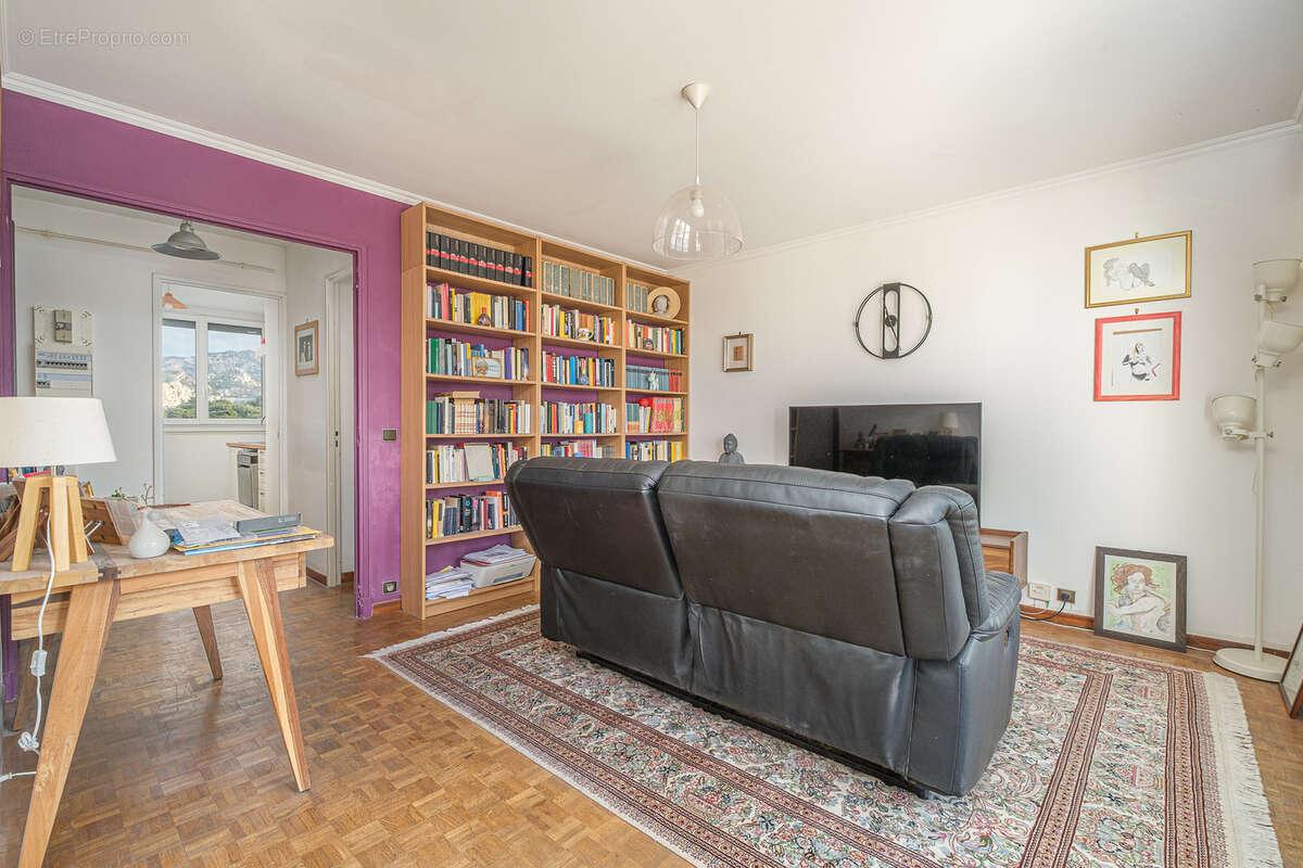 Appartement à MARSEILLE-9E
