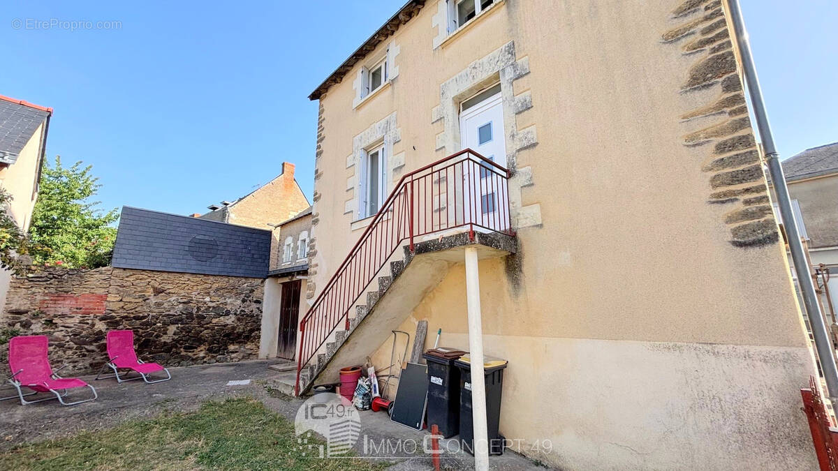 Appartement à CHAMP-SUR-LAYON