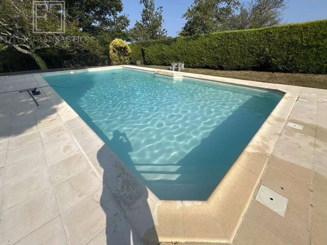 Maison à CHAMPAGNAC-DE-BELAIR