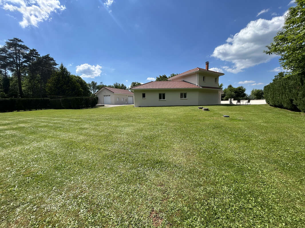 Maison à GIMEL-LES-CASCADES
