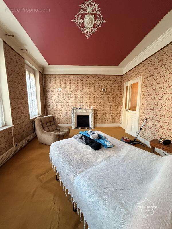 Maison à CRECY-SUR-SERRE