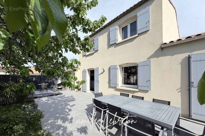 Maison à LA CHAPELLE-BASSE-MER