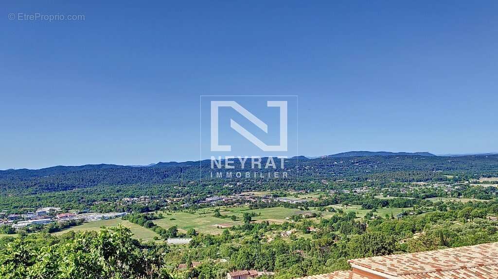 Appartement à MONTAUROUX