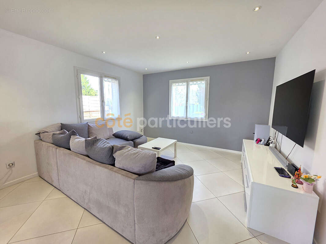 Maison à EGRISELLES-LE-BOCAGE