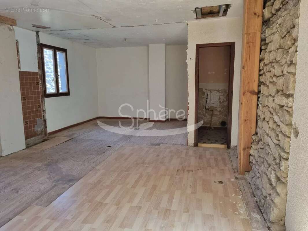 Maison à LA DIGNE-D'AVAL