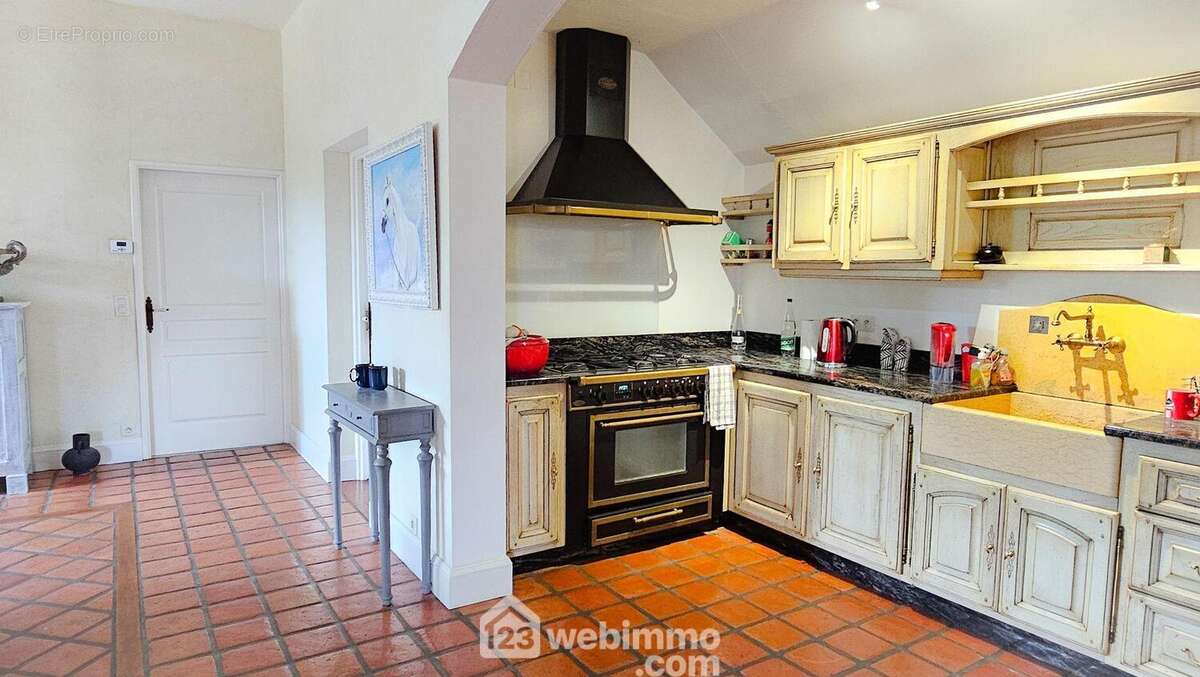 Maison 240 m² à Gayan  - photo 8