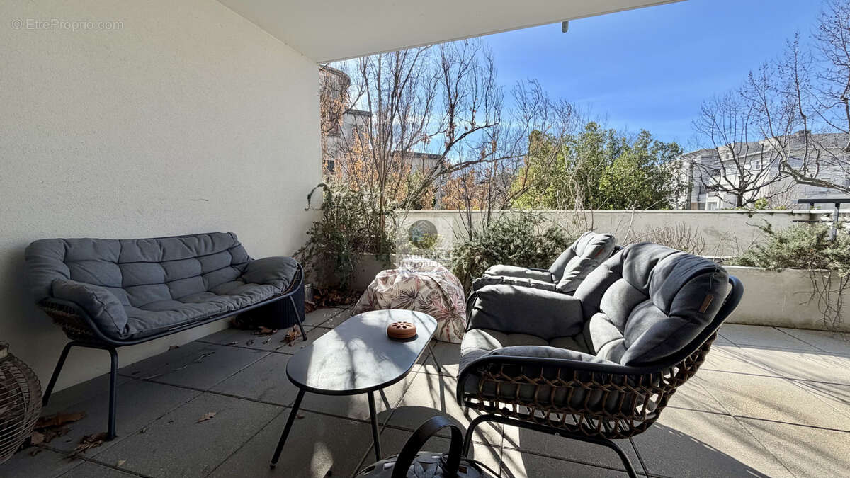 Appartement récent avec terrasse - photo 2