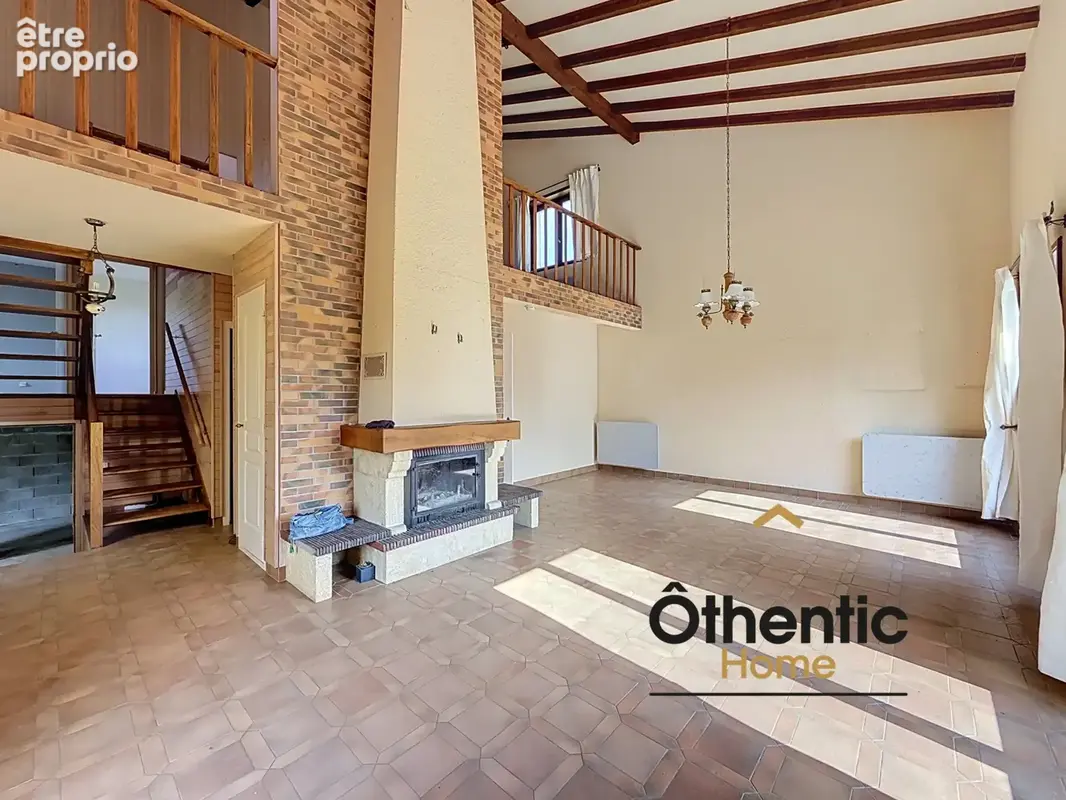 RARE MEYRIÉ   Maison avec séjour cathédrale, 3 chambres possible 4, mezzanine et terrain de 1 031 m2 - photo 5
