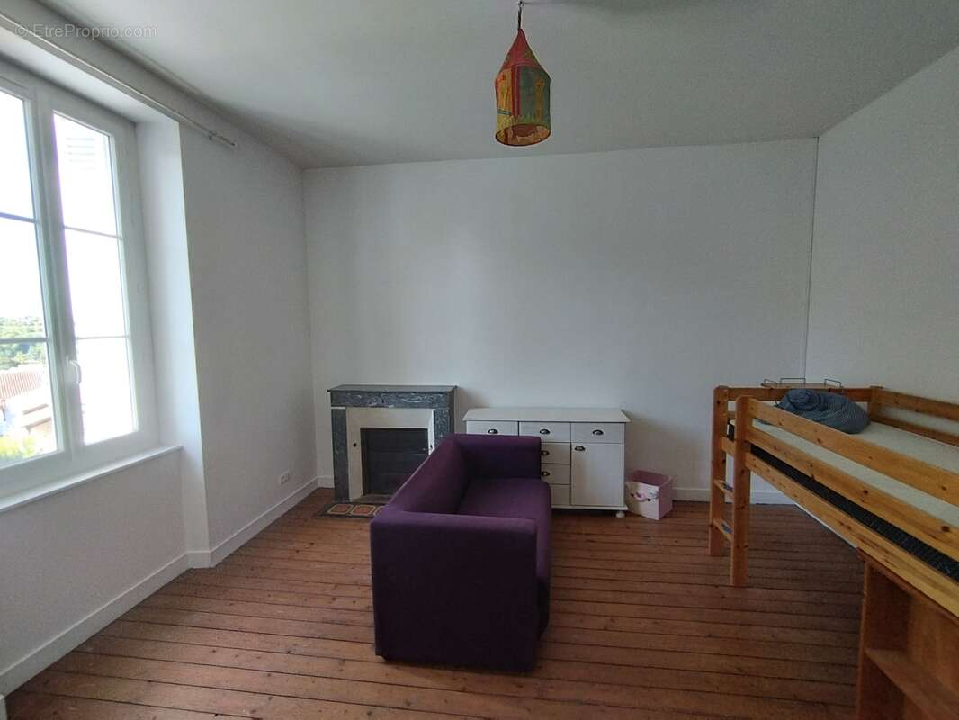 Maison à RUELLE-SUR-TOUVRE