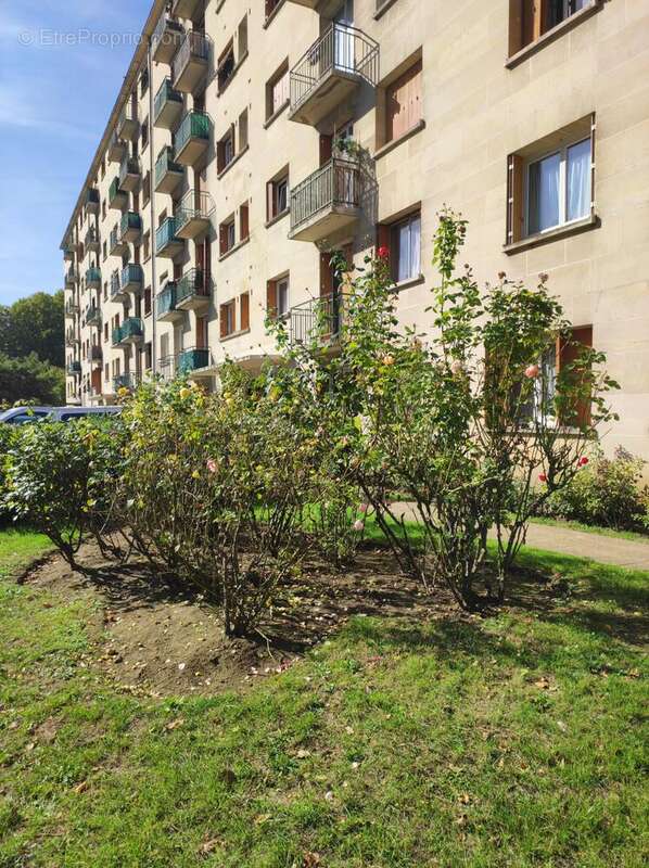 Appartement à VILLETANEUSE