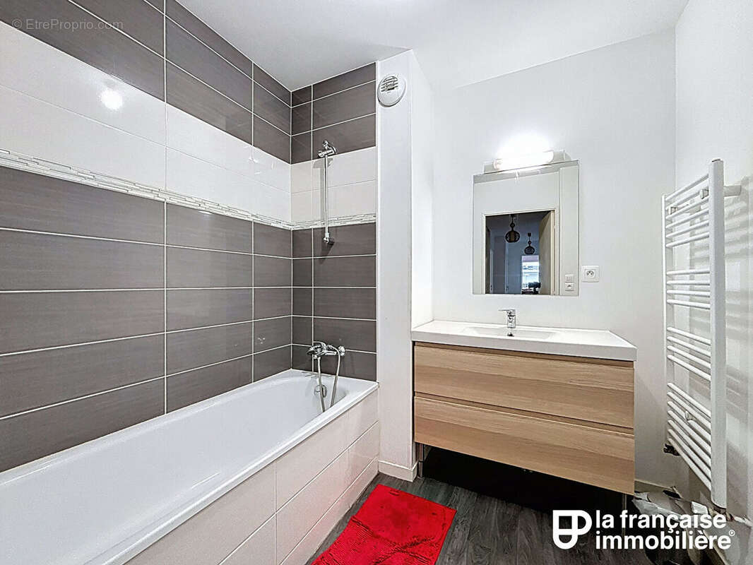 Appartement à VEZIN-LE-COQUET