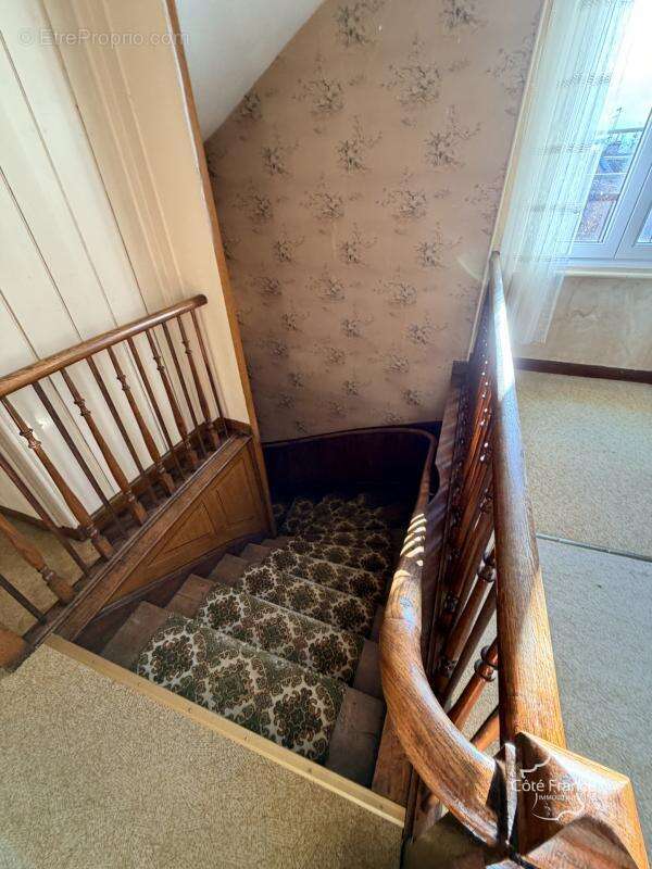 Maison à CRECY-SUR-SERRE