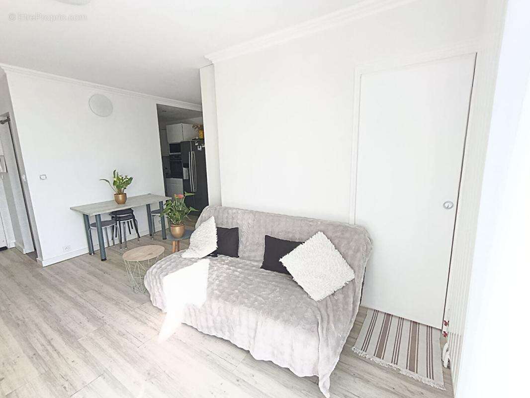 Appartement à COMBS-LA-VILLE