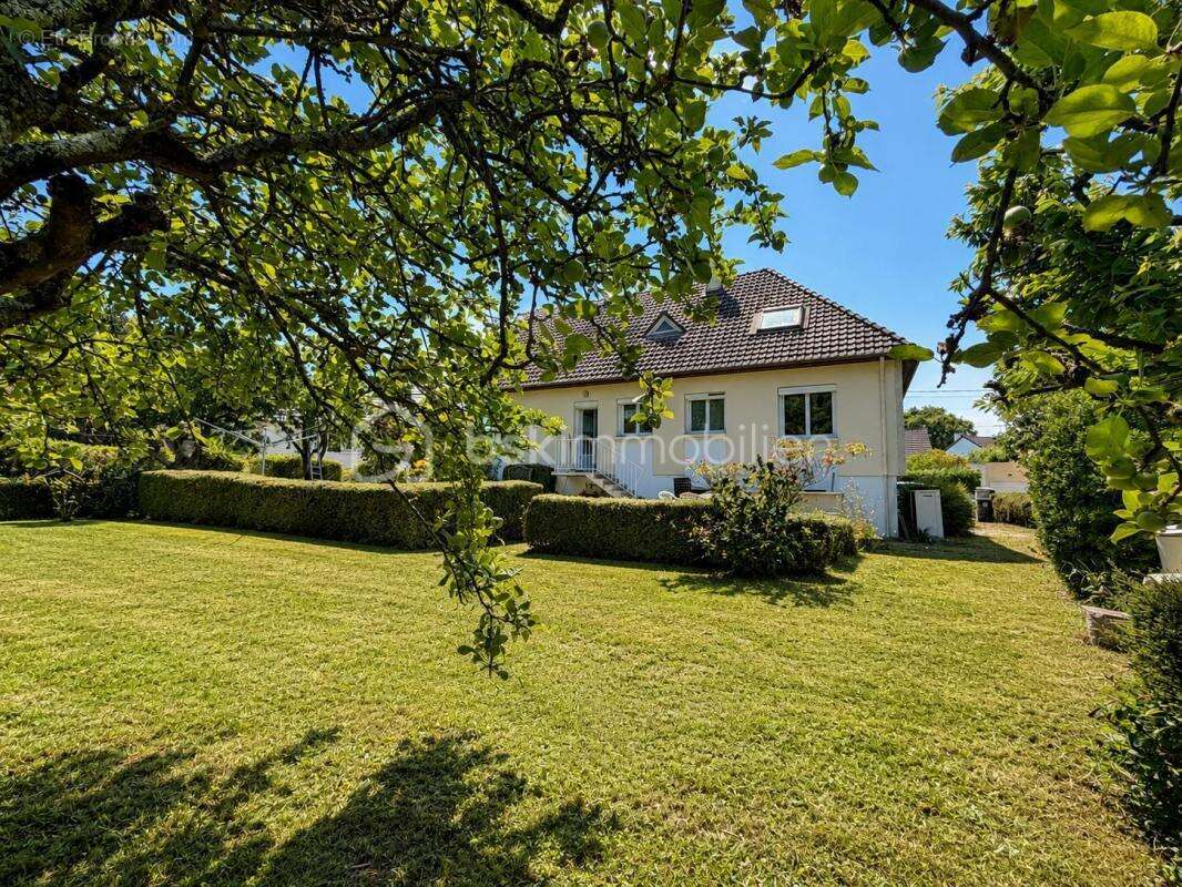 Maison familiale 6 chambres avec grand terrain – 15 min de Caen - photo 12