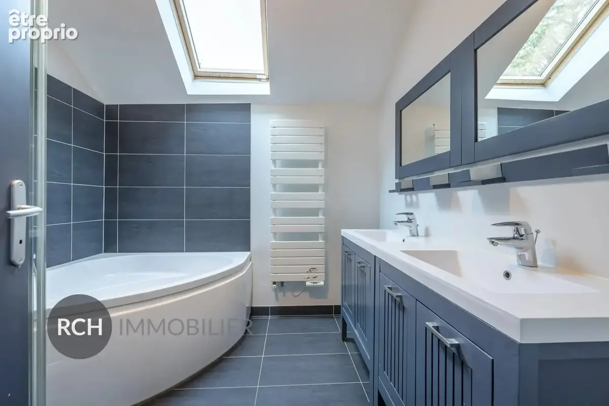 Boullay-Les-Troux - Charmante maison en pierre entièrement rénovée sur un joli jardin plat avec piscine - photo 16