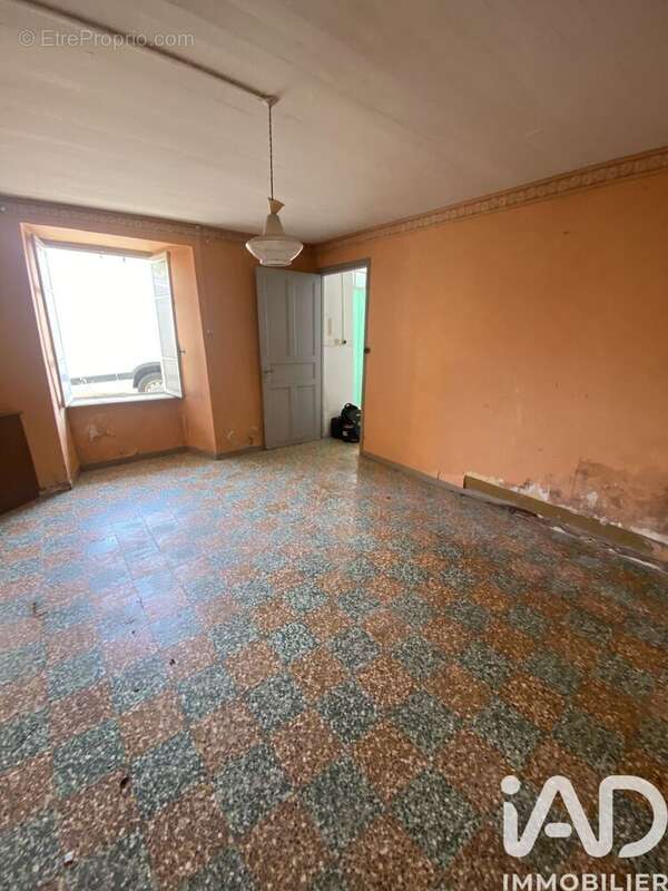 Maison 66 m² à Laval-Roqueceziere  - photo 3