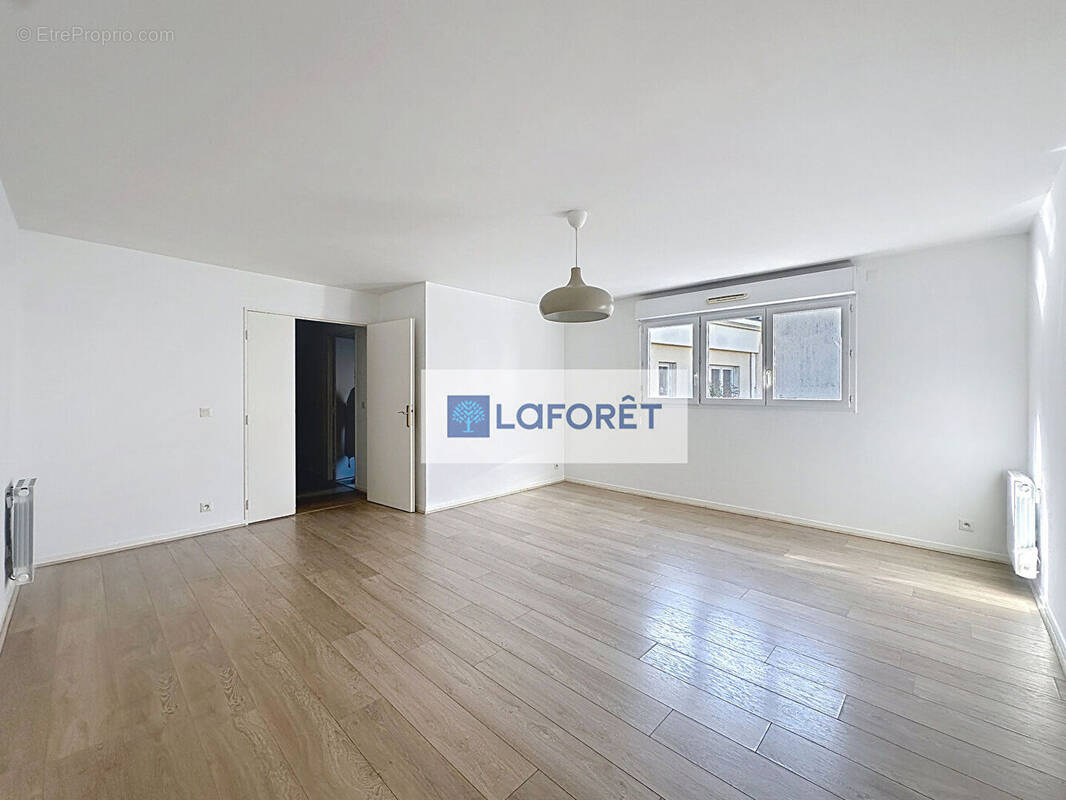 Appartement à SARTROUVILLE