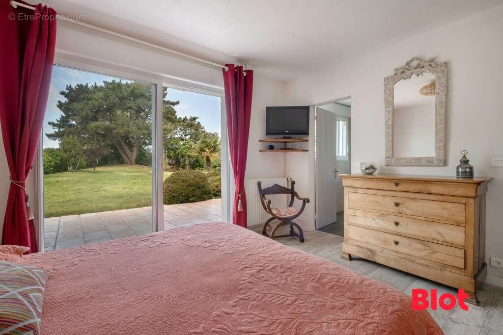 Maison à LA TURBALLE
