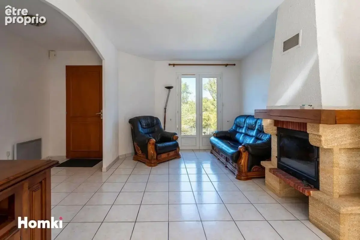 Maison/Villa T4 de 86 m² à Saint-Gilles 30800 - photo 7
