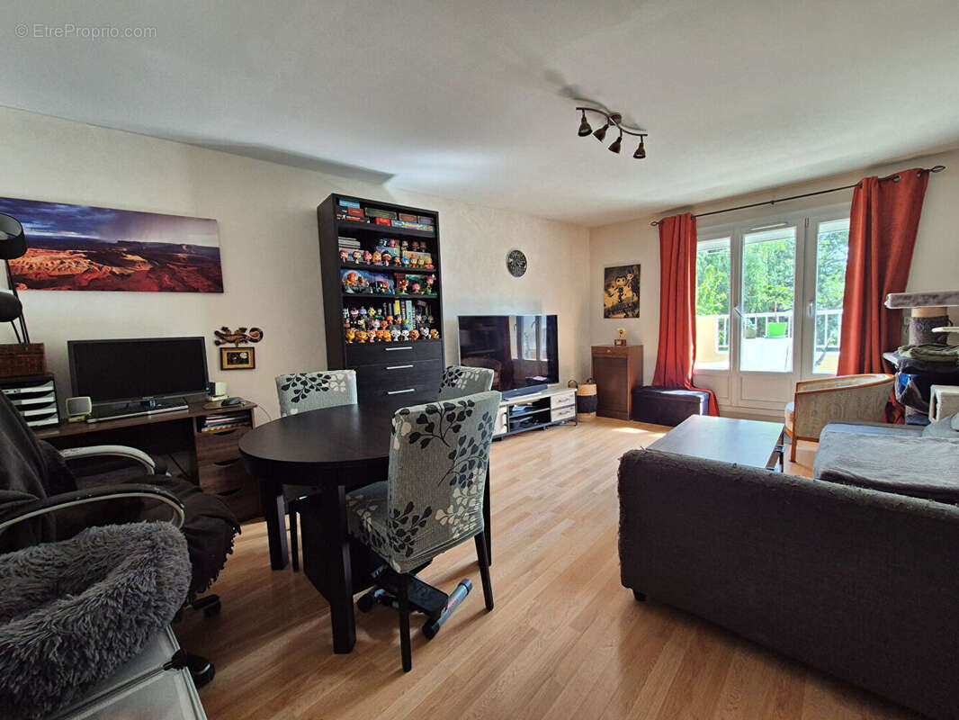 Appartement à MONTIGNY-LE-BRETONNEUX