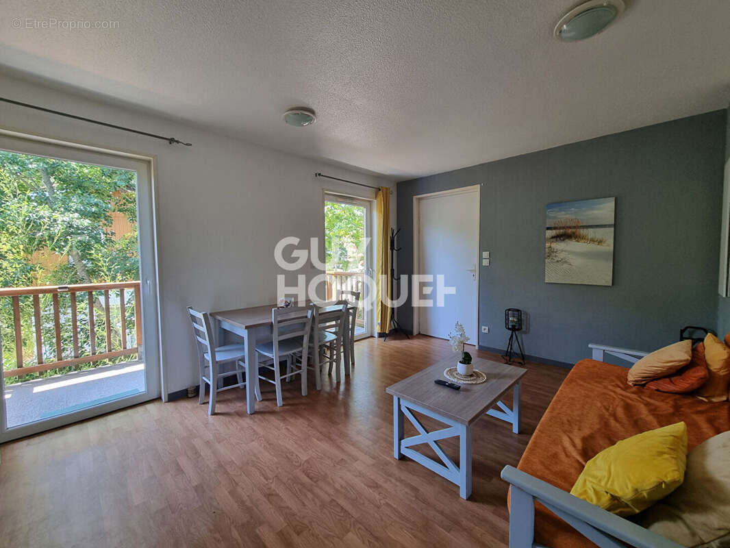 Appartement à PARENTIS-EN-BORN