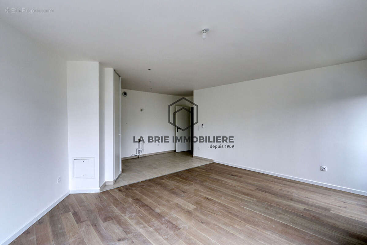 Appartement à SAINT-MAUR-DES-FOSSES