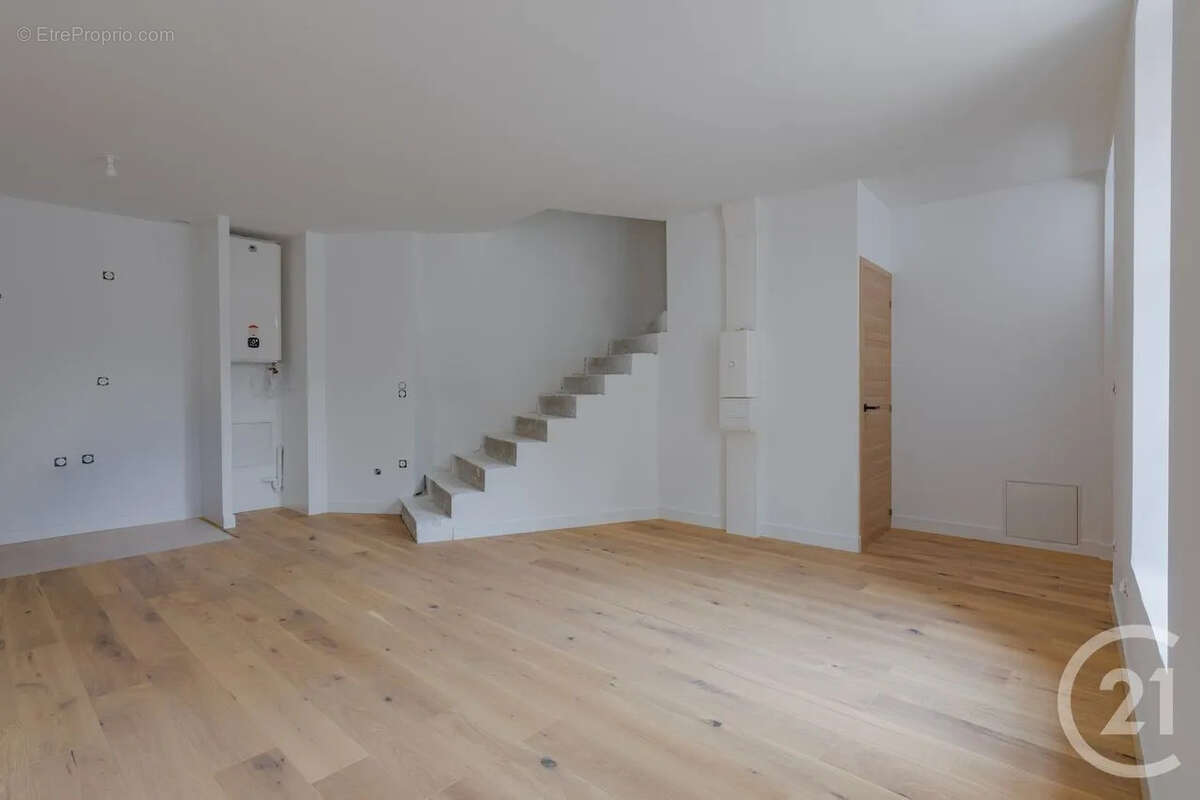 Appartement à SAINT-GENIS-LAVAL