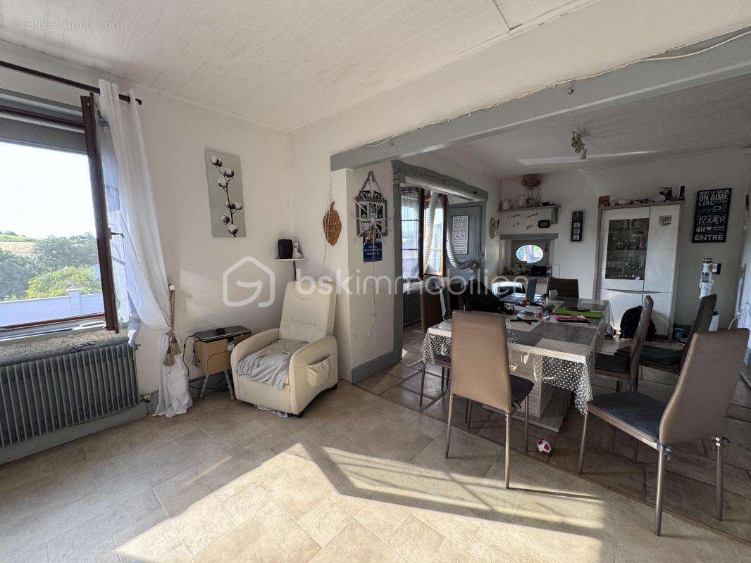 La maison où chacun a enfin sa place : 153 m², 5 chambres possibles, sous-sol total, 2 garages, 1 979 m² clos - photo 20