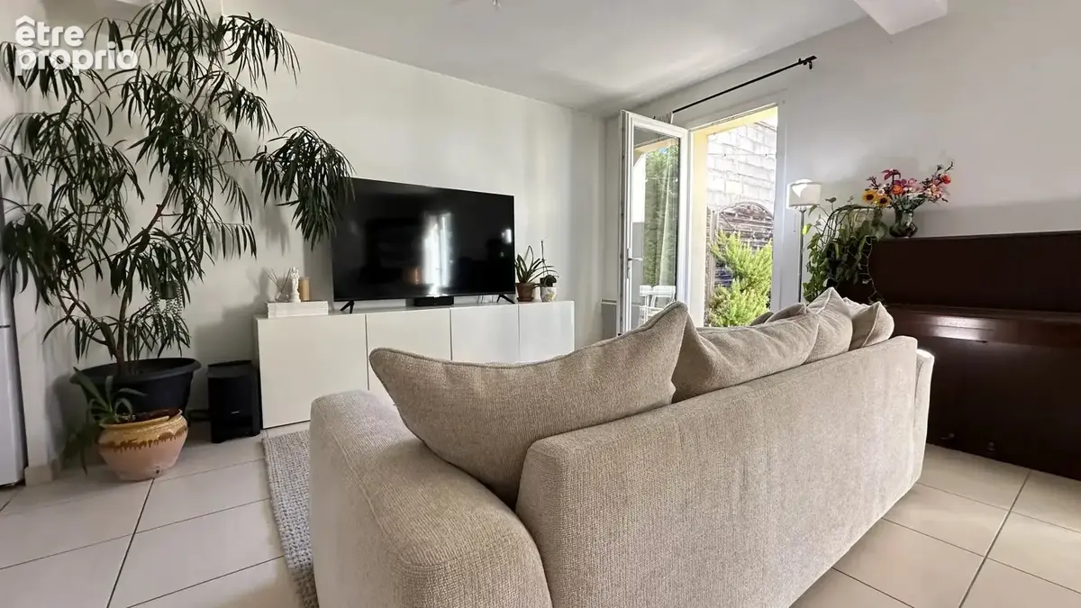 Maison mitoyenne T4 avec jardin, terrasse, garage et deux stationnements privatifs - photo 3